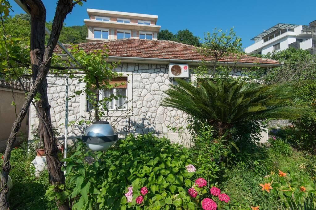 Апартаменты Stone house Manuela Тиват-16